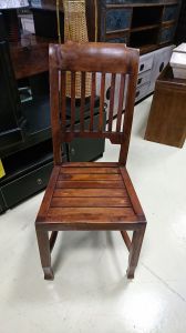Krzeslo kolonialne szczebelki